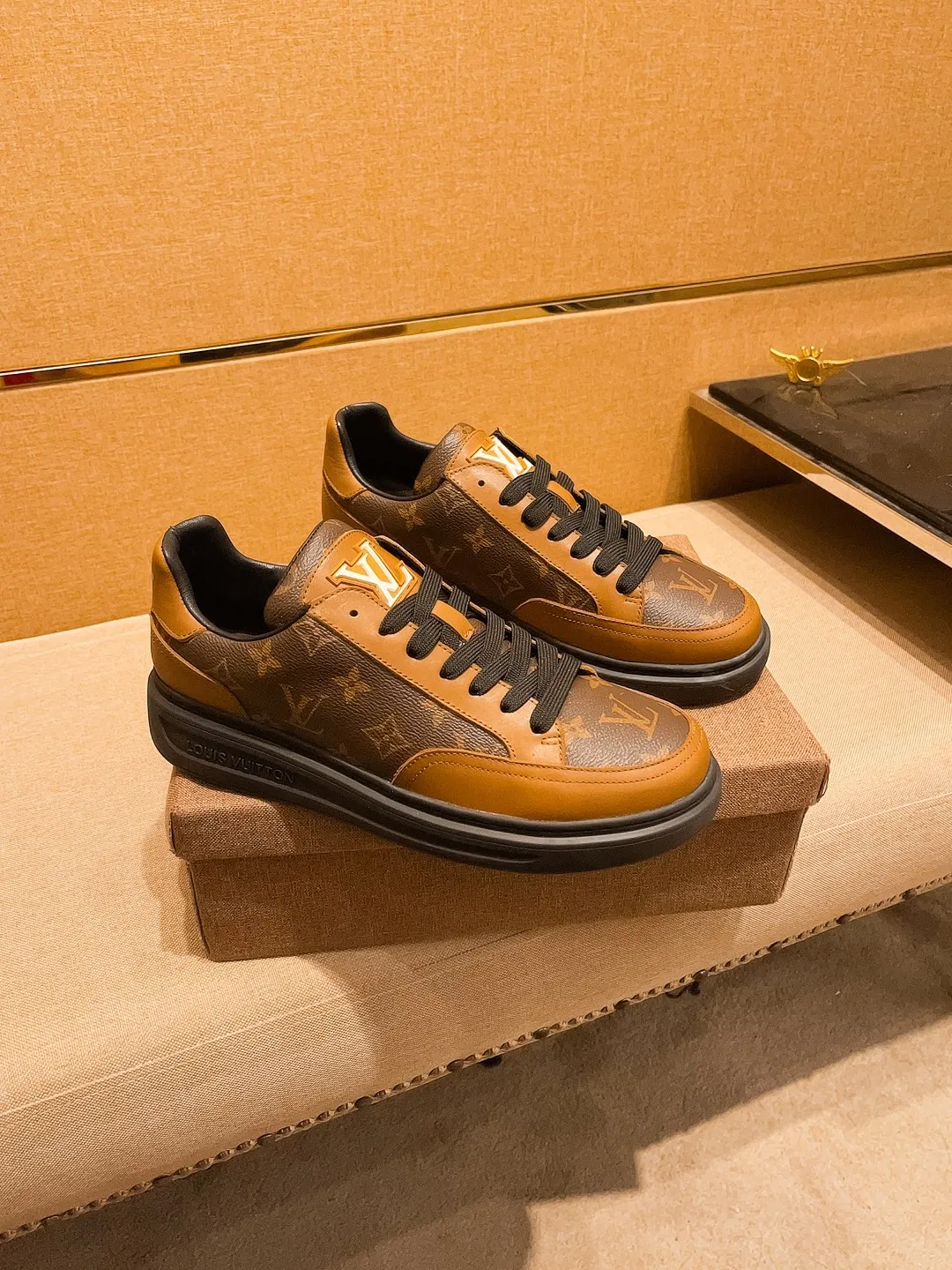 Men's shoes 💰 400💰【 LV 】🔥 Louis Vuitton, high-end men's shoes brand, official website 1:1 latest masterpiece: the upper is made of first-layer cowhide imported from Italy with a comfortable and breathable lining➕original non-slip and wear-resistant outsole🔥, making walking more convenient and comfortable! An exclusive new model, a stunning work, a beautiful 1:1 replica [color] compared to the official quality! Create a fashionable personality to set off your uniqueness! A must-have for trendy men! Classic 🔥Size: 38-44 Color: 🔥 3⃣️colors available🔥.